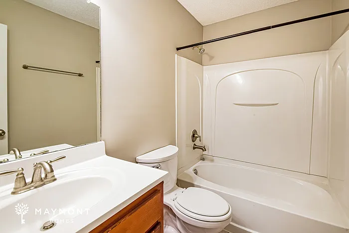 5682 Hunters Chase Dr — Photo 13