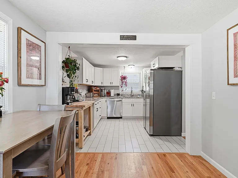 62 N Circle Dr — Photo 9