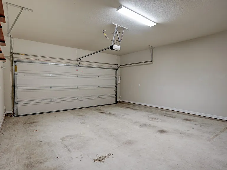 2212 Dillon Pond Ln #A — Photo 33