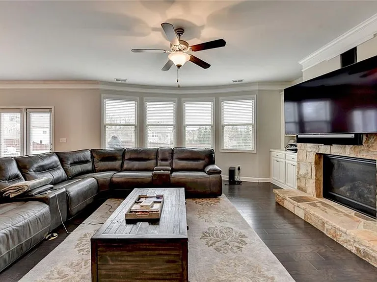 5525 Nesmith Ct — Photo 10