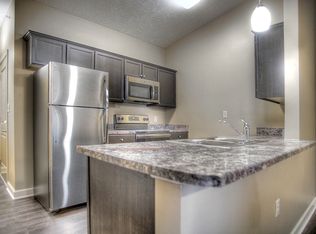 Summit Falls Apartments & Townhomes, Lincoln, NE 68516