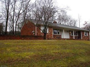 62 Cozy Lake Rd, Oak Ridge, NJ 07438