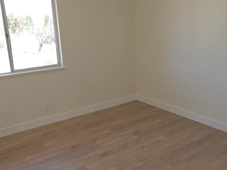 20997 Pine Ridge Ave #1 — Photo 16