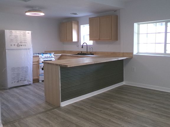 5th image of 407 E Woodlawn St