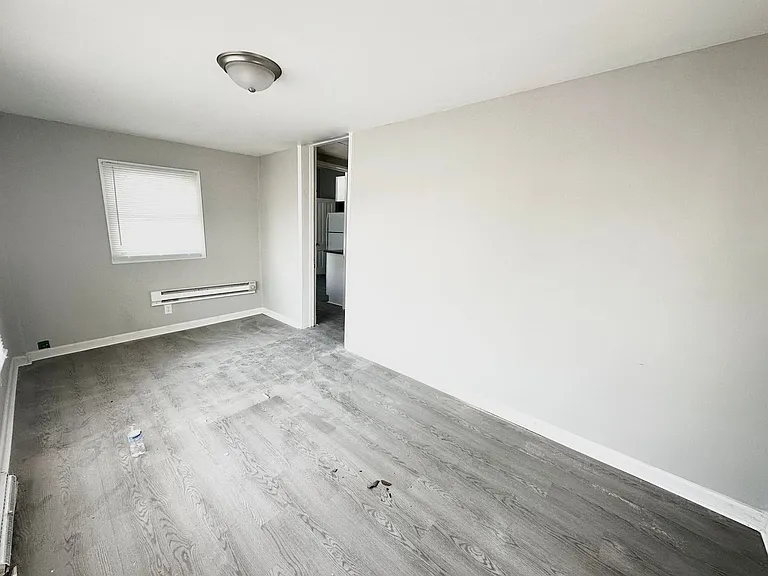 2901 S 43rd St — Photo 9