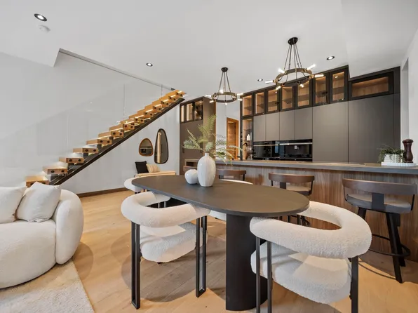 91 Hancock Avenue image 2 of 34