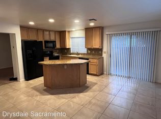 2709 Compton Parc Ln, Carmichael, CA 95608