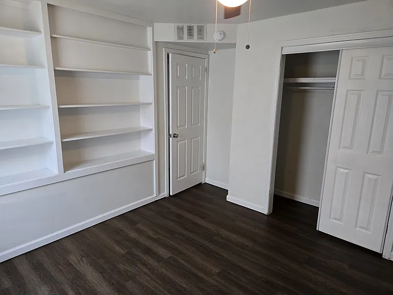108 W Ash Ave #1/2 — Photo 7