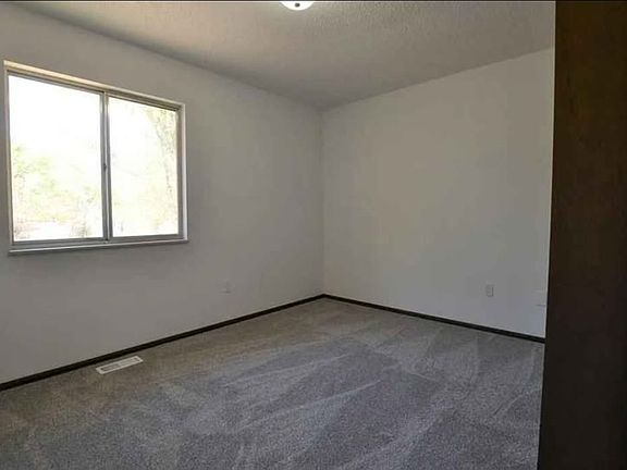 5th image of 813 Della Vista Ln