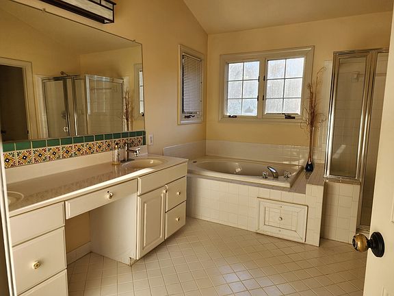 5th image of 14204 Cervantes Ave