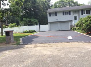 78 Columbus Ave, Central Islip, NY 11722