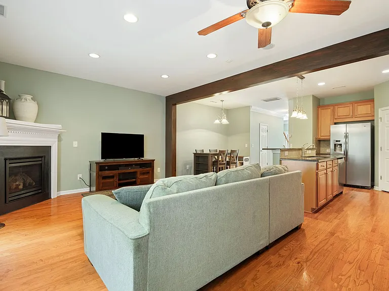 2825 Casona Way — Photo 9