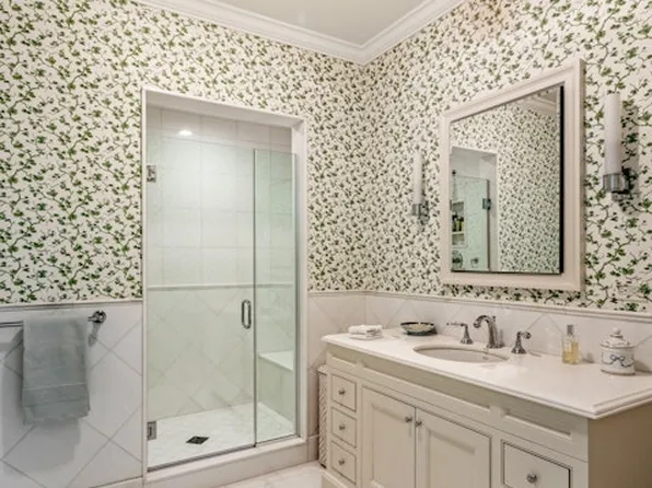 1 Sutton Place South image 14 of 14