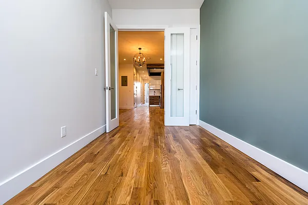 Rented by Nooklyn NYC LLC | media 43