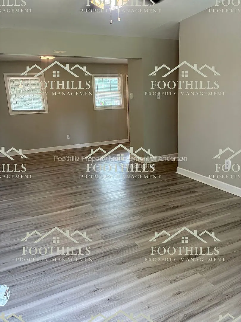 3 bed, 1.0 bath, $1,395 — Photo 3