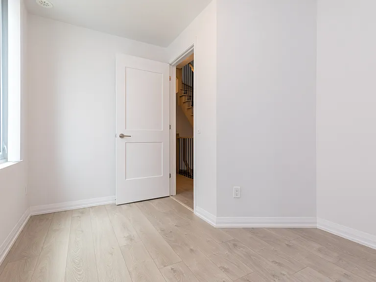 7895 Jane St #Townhouse B-7 — Photo 18