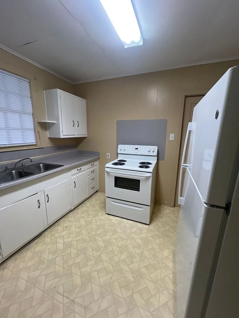 1 Bedroom 1 Bath Duplex for lease — Photo 3