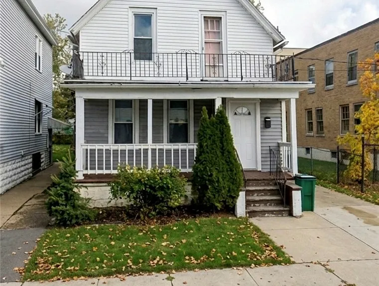 31 Roma Ave — Photo 1
