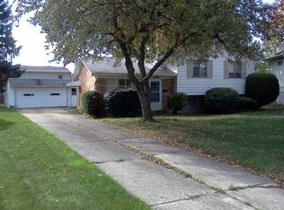 27913 Rexford Rd, Bay Village, OH 44140