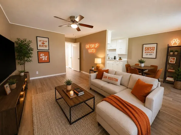 105 Heatonville Dr #1, Huntsville, TX 77320