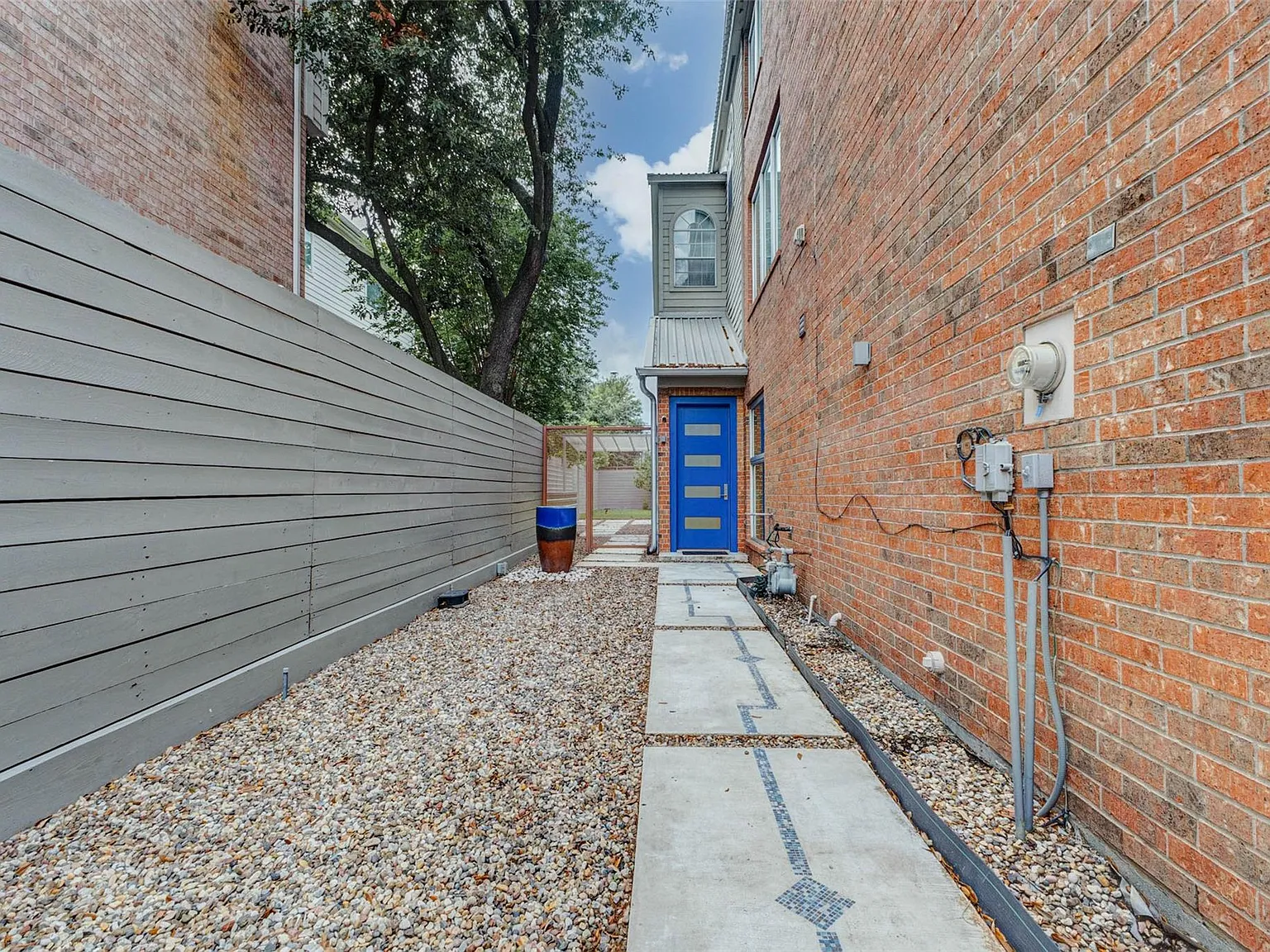 3 bed, 3.5 bath, 3286 sqft, $5,250 — Photo 3