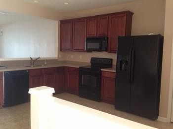 5th image of 4239 Highwood Dr