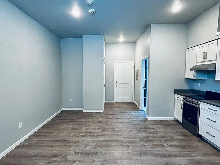 112 N Wenatchee Ave — Photo 12