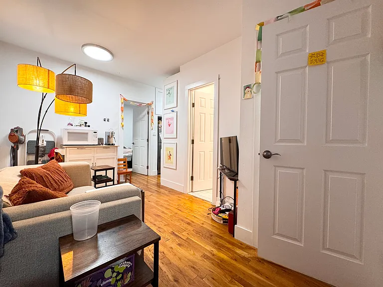 348 E 66th St #2G — Photo 2