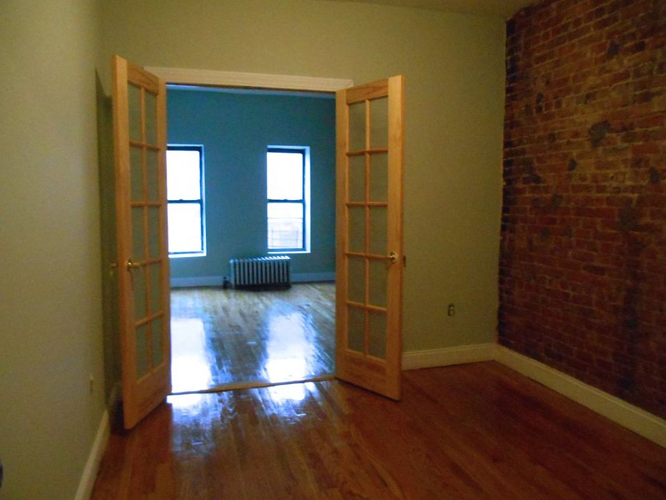 1st image of 1721 Lexington Ave APT 4