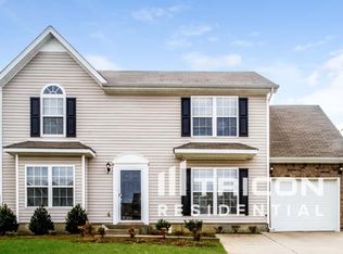 231 Mary Joe Martin Dr, La Vergne, TN 37086