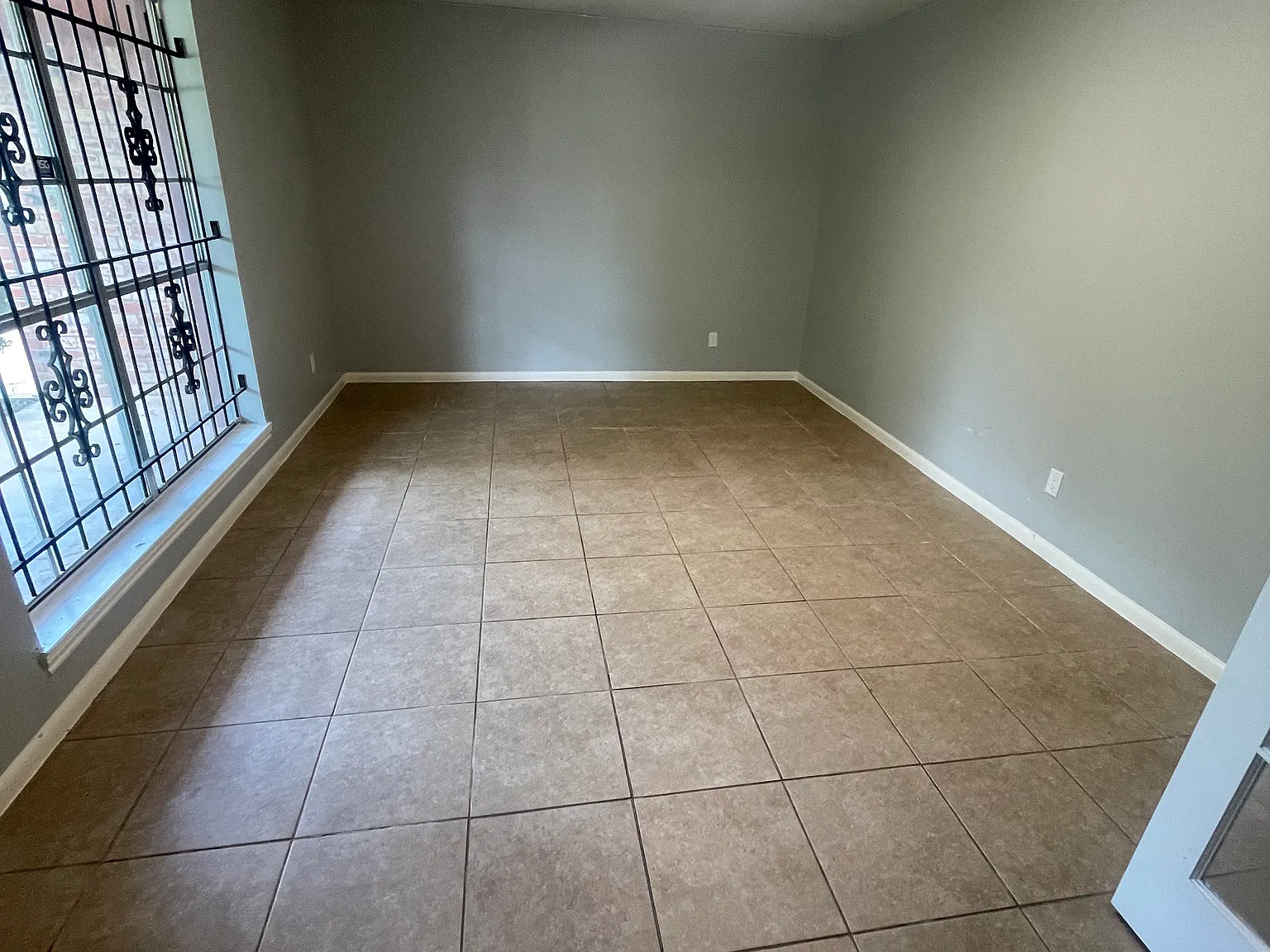 4 bed, 1603 sqft, $1,950 — Photo 1