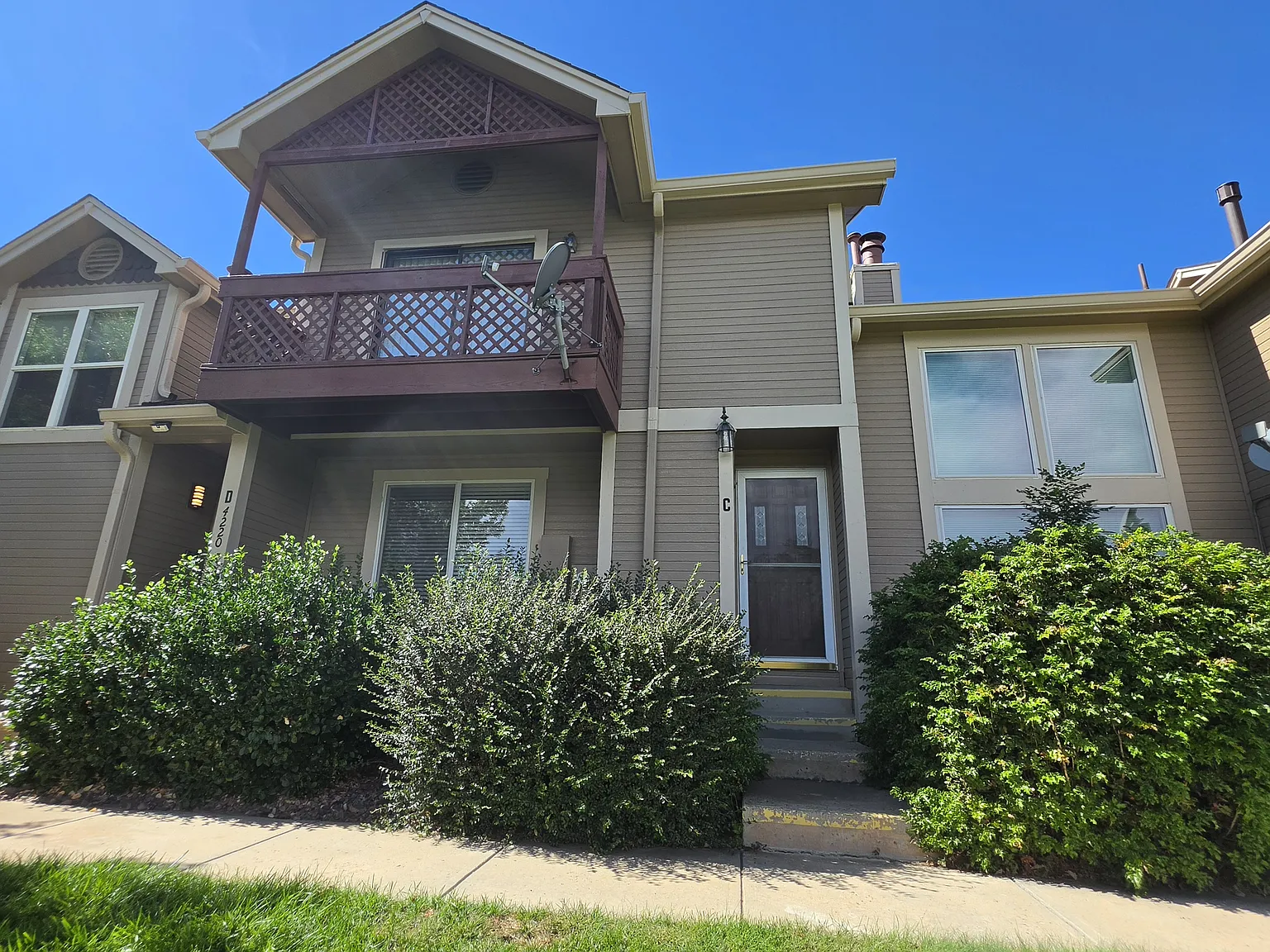 3 bed, 2.5 bath, 1557 sqft, $3,100 — Photo 1