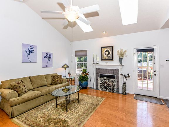 4th image of 6725 Creekhead Dr