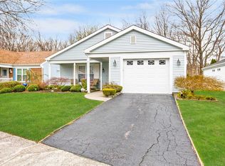 3 Lamont Rd, Ridge, NY 11961