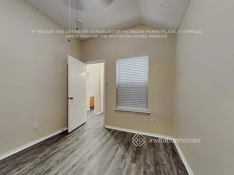 6736 Driffield Cir E — Photo 15