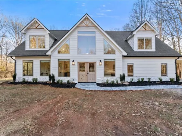 945 Hunter Rd, Jefferson, GA 30549