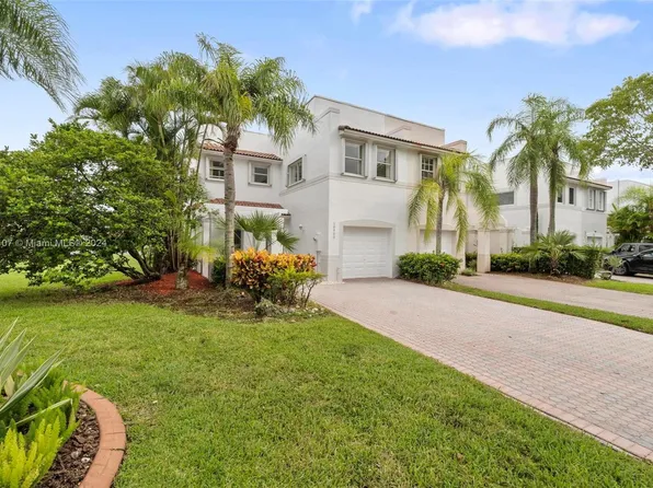 10900 NW 62nd Ter, Doral, FL 33178