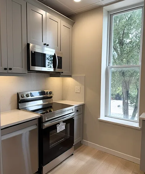 64 1/2 Lincolnway #B — Photo 5