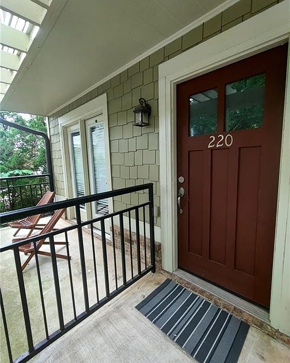 1st image of 660 Barnett Shoals Rd APT 220