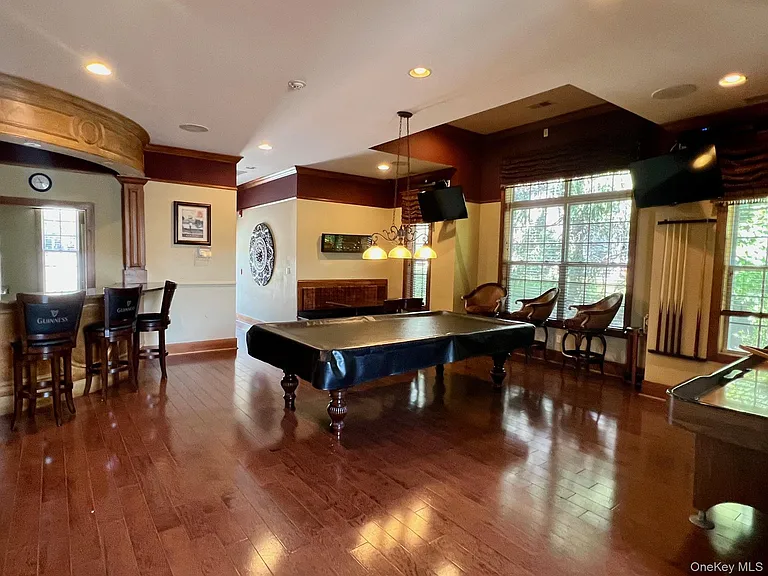 8 Green Ct — Photo 42