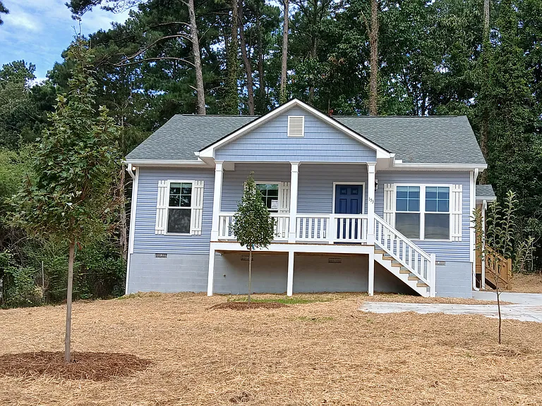 153 N Woodland Dr — Photo 2