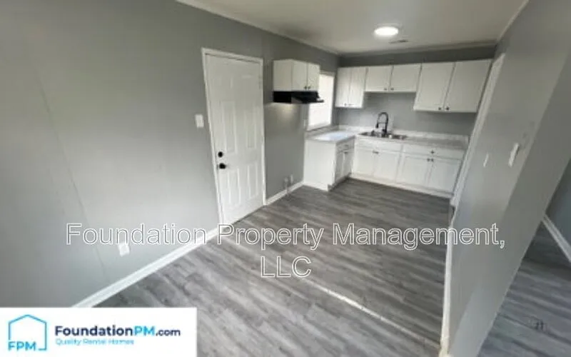 3 bed, 1.0 bath, 994 sqft, $995 — Photo 4