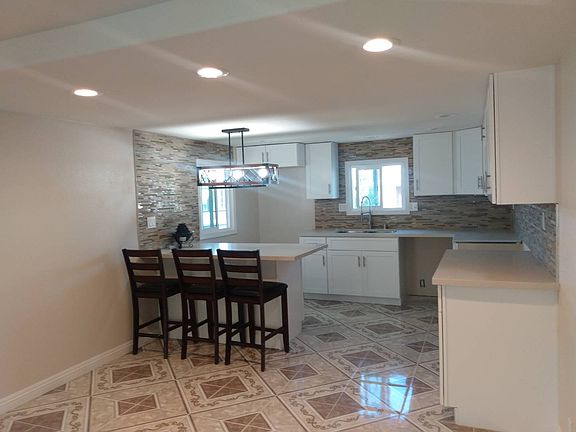 3rd image of 400 Greenfield Dr Space 15