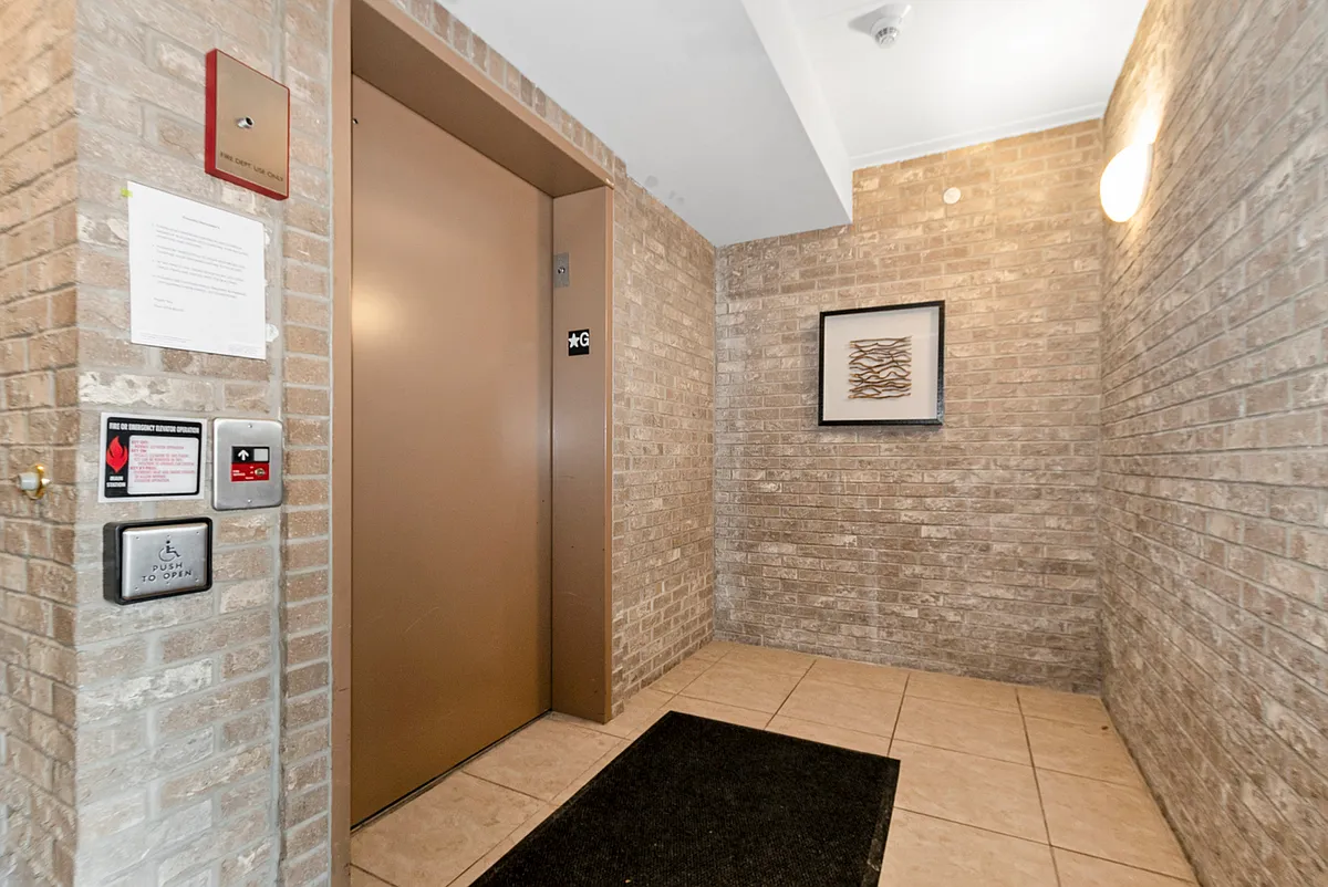Building Photo - 14130 Sheffield Dr #202
