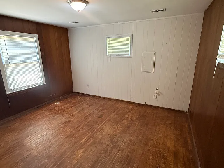 289 NE Sumner St — Photo 4