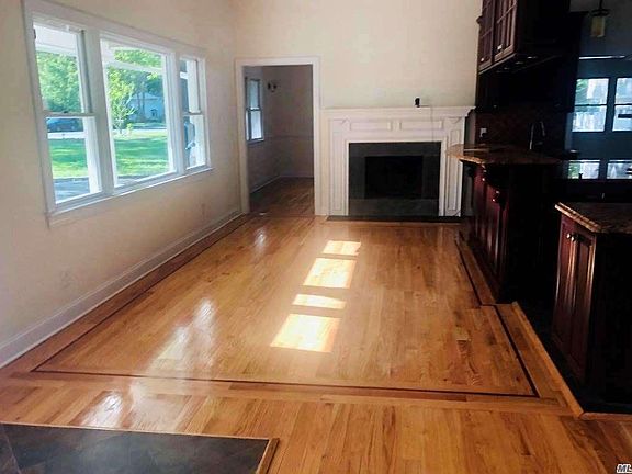 5th image of 97 Chestnut St