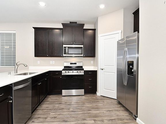 4th image of 15513 NE 72nd Way