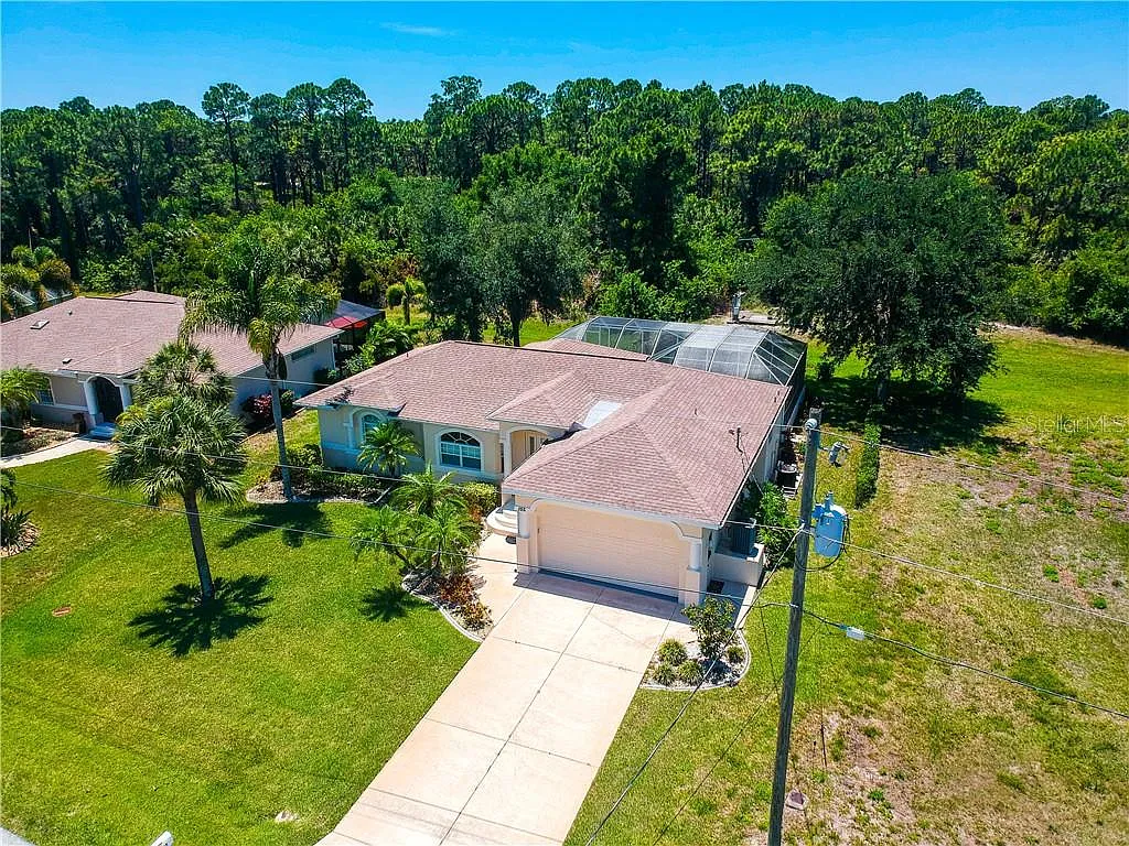 3 bed, 2.0 bath, 1598 sqft, $4,500 — Photo 3
