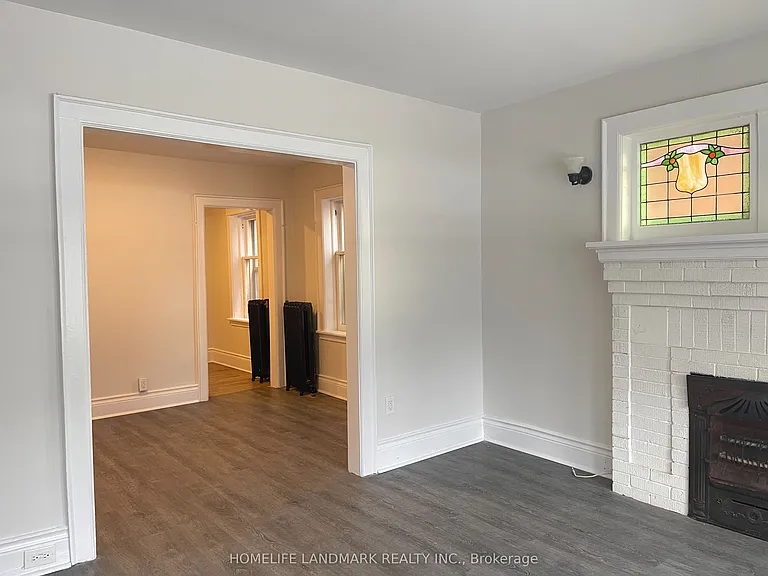 987 Main St E #1 — Photo 5
