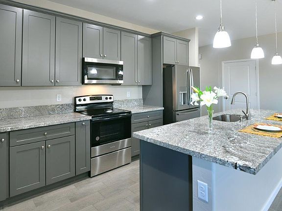 3rd image of 1091 N Vail View Rd